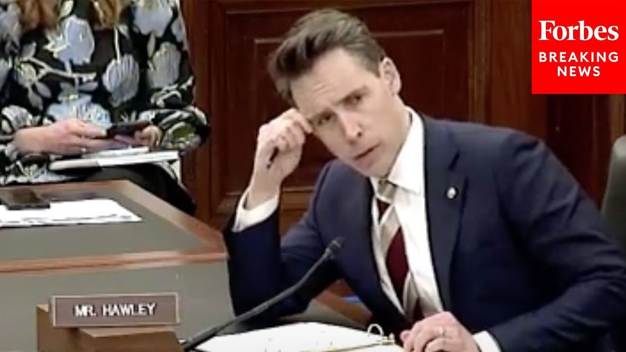 Josh Hawley Reprimands DOD For Having Limited Data About Service Members Affected By Burn Pits