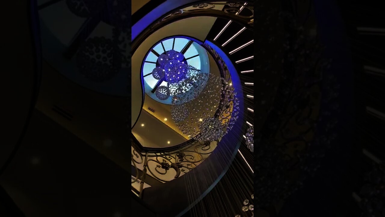 Lucru Life - Cruising in the City