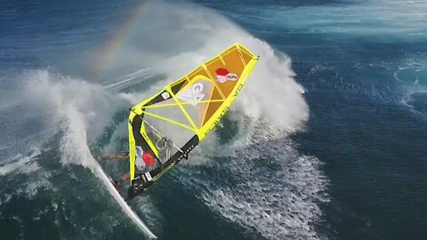 AWESOME WINDSURFING