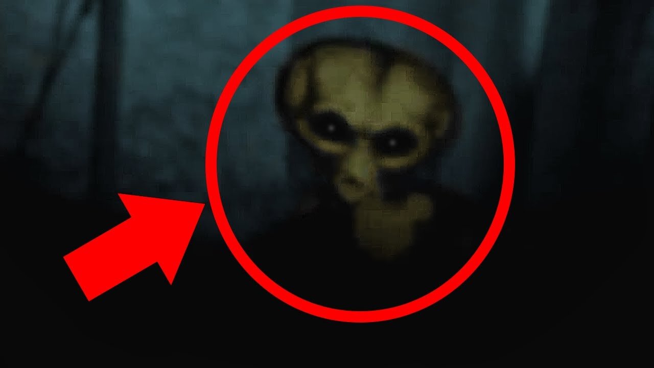 10 Scary Things Caught On Camera - ALIENS