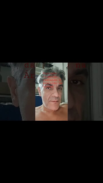 pontinho vermelho cantando e dançando na árvore o que é?