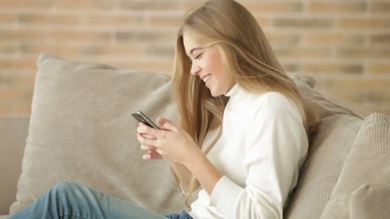 “Someone Help Me! I Can't Get Off My Phone!”