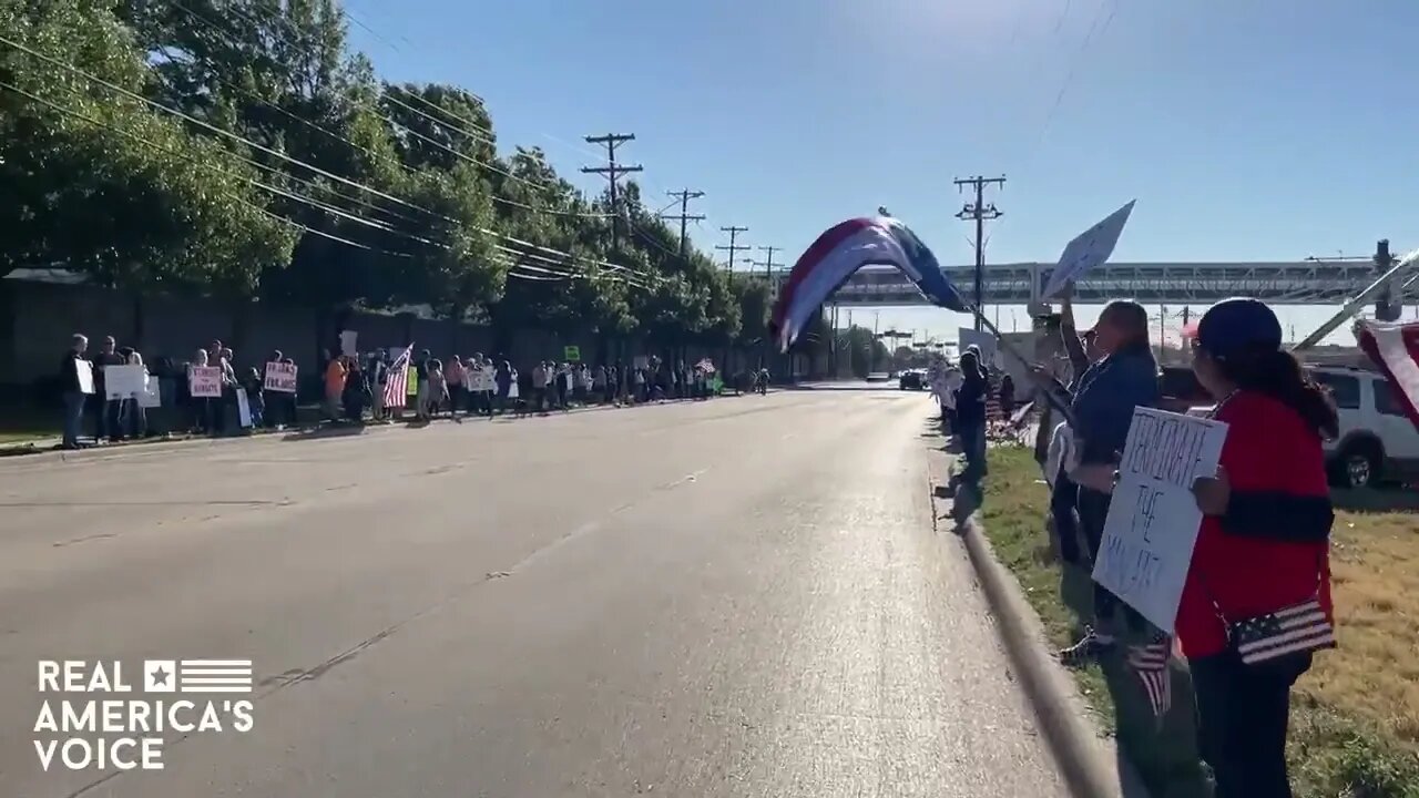 Southwest Employees Chant "Let's Go Brandon" As They Protest Airlines' Vaccine Mandate