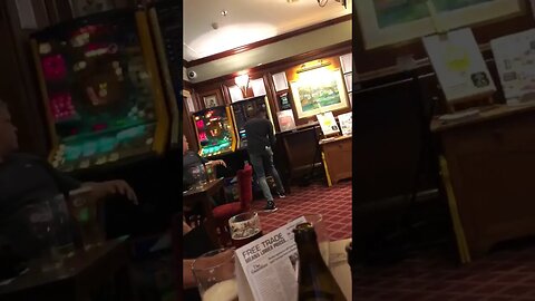 Man robs slot machine from pub in broad daylight wearing only sun glasses as a disguise