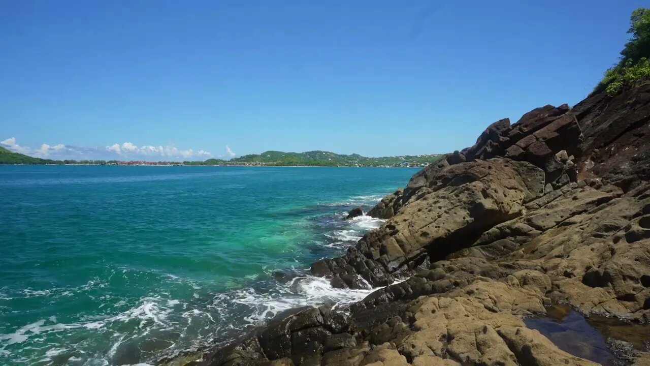 The Breathtaking Ambiance Of The Caribbean Sea Washing Up On Rocks - Ocean Waves Sounds