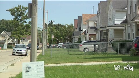 Neighbors recall terrifying moments as Racine man shot dead in their front lawn