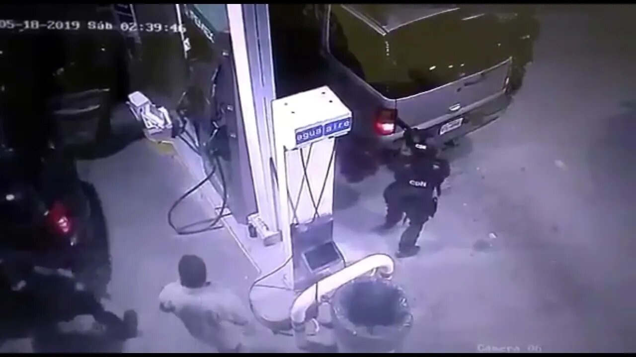 Absolutely Insane Video Of Zetas CDN Filling Up At Gas Station