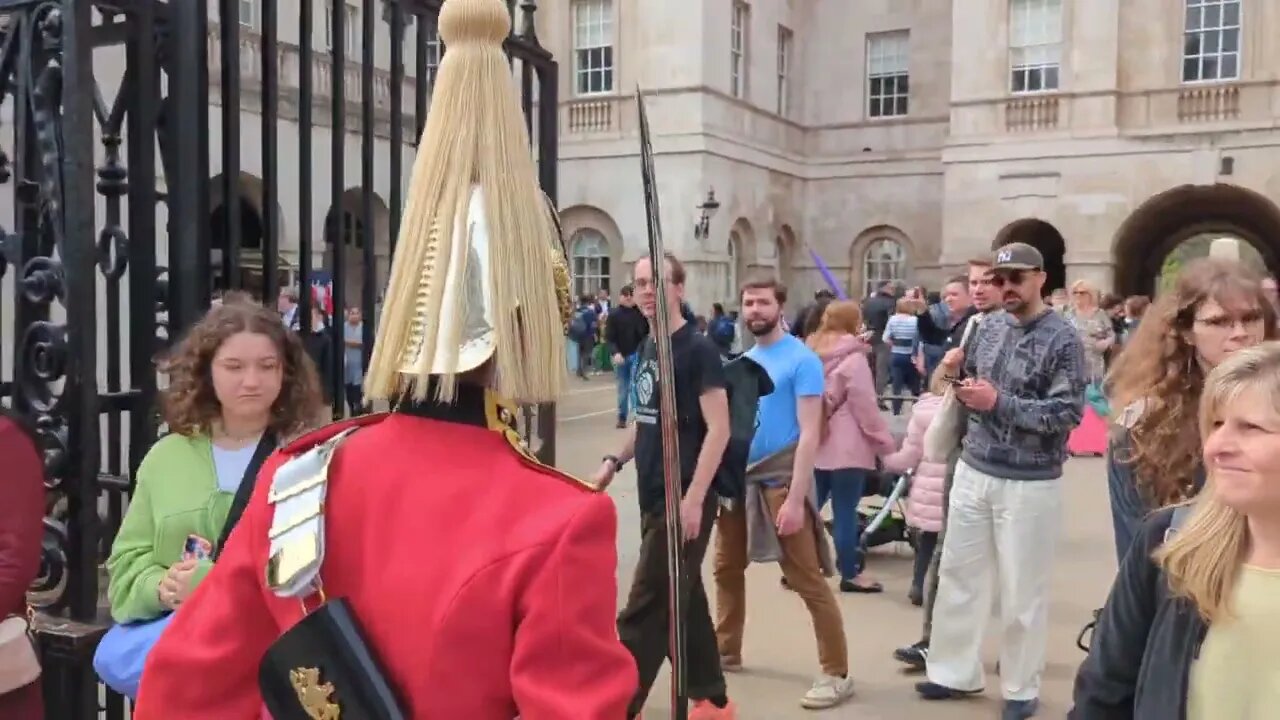 Make way. The kings life Guard #horseguardsparade