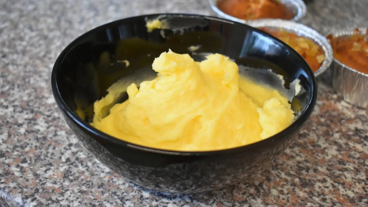 Delicious Lemon Curd Buttercream Recipe - Perfect for Cakes and Cupcakes!