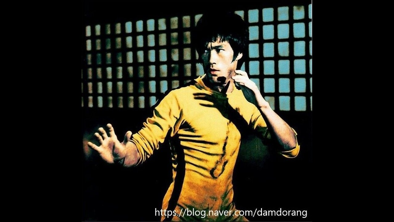 Cross kick Studio Films Bruce Lee Game of Death