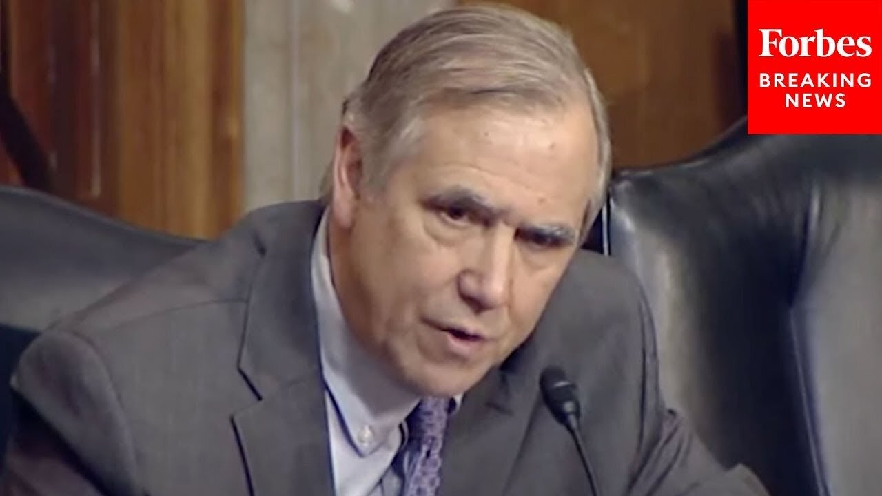 Jeff Merkley Lists Startling Household Items With PFAS: ‘Cosmetics, Contact Lenses, Toilet Paper…’