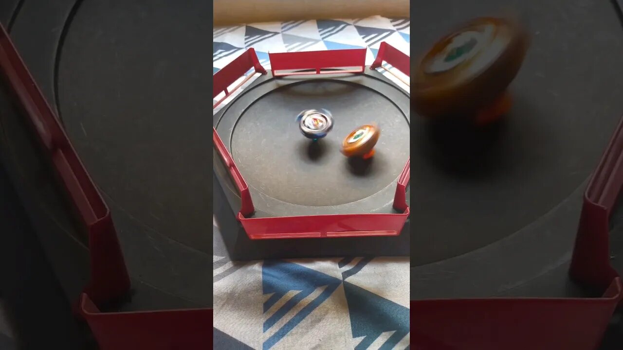 fafnir contra valtryek #batalhadebeyblade #beybladeburst #beyblade