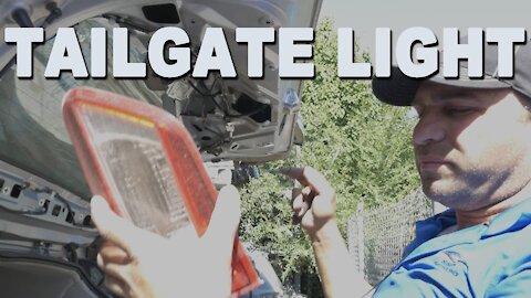 How to Remove a Tailgate Light - 2017 Subaru Impreza