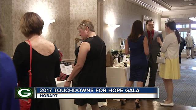 Mike and Heaven Daniels host 2017 Touchdowns for Hope Gala