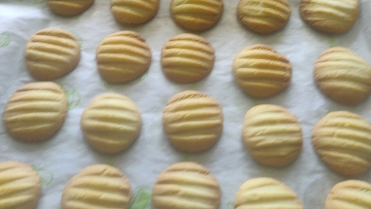 Butter cookies/biscuits recipe watch Full video https://youtu.be/MSMxlAFq0jk?si=HEy5eoh-VQScxo_t