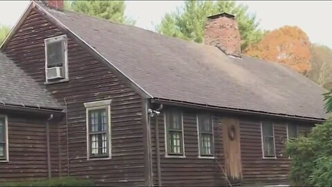 ‘Conjuring’ house owner says spirits told her employee was stealing | Morning in America | NE