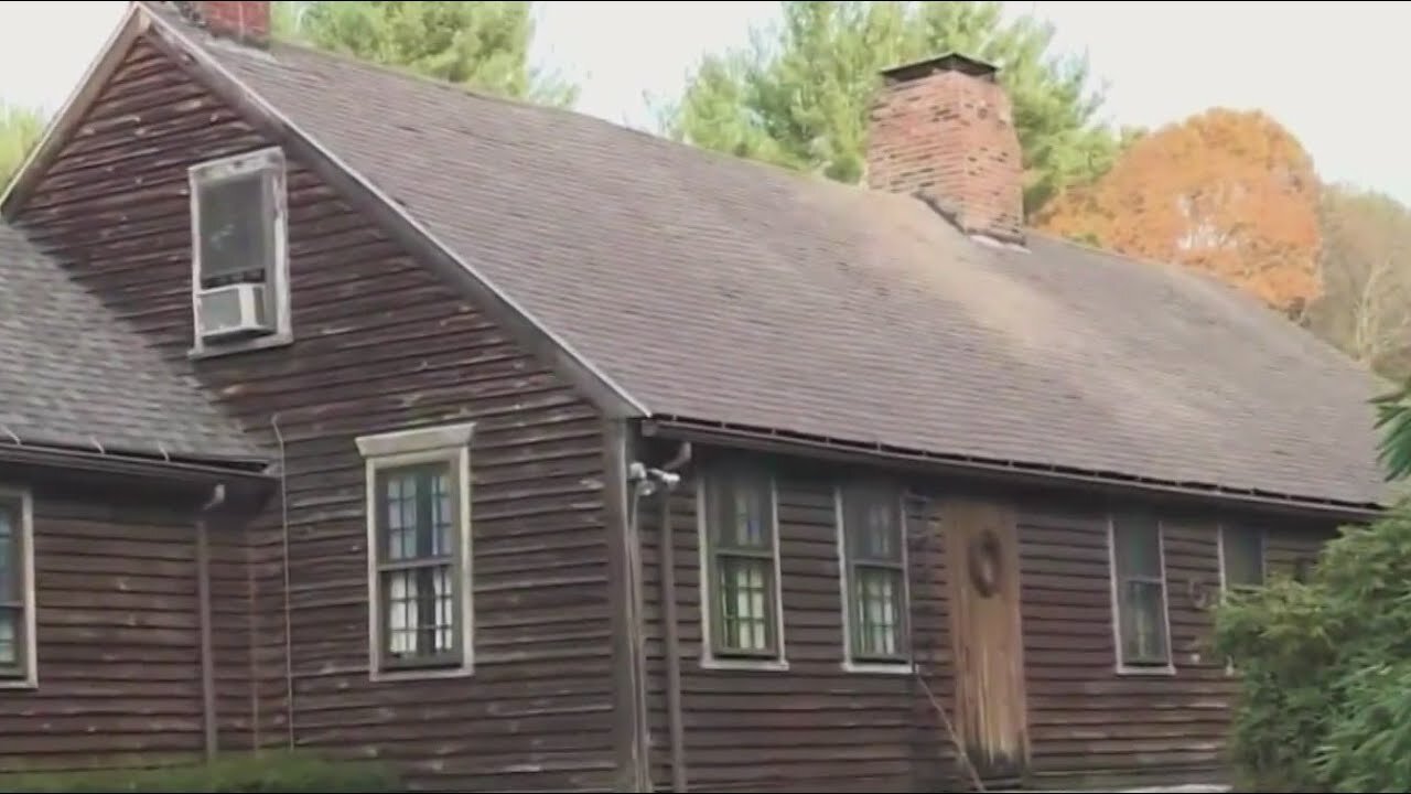 ‘Conjuring’ house owner says spirits told her employee was stealing | Morning in America | NE