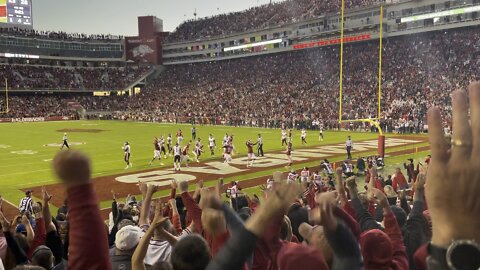 Arkansas with the go-ahead score at 00:21 left!