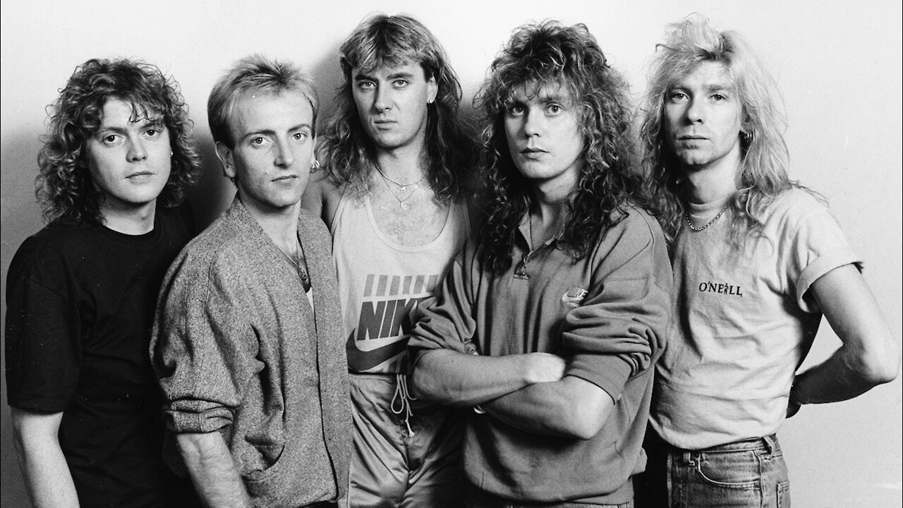 Def Leppard - Stand Up (Kick Love Into Motion)