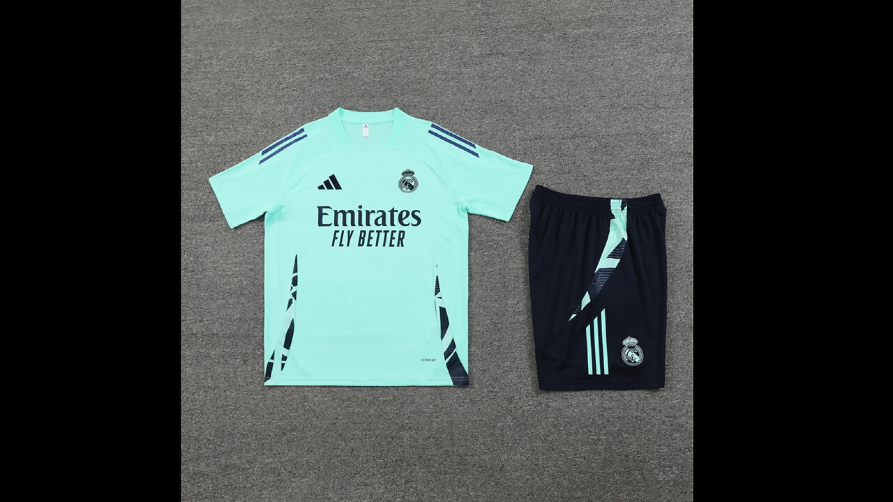 👉🏻⚽️ 2024/25 Real Madrid Adult Green Short Sleeve Training Kit