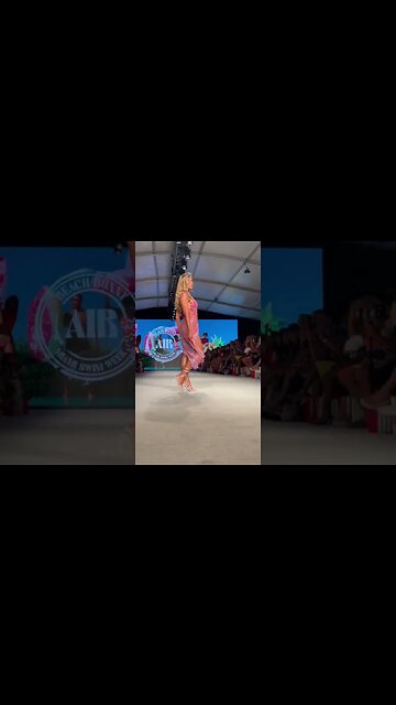 Kara Del Toro at Beach Bunny last night