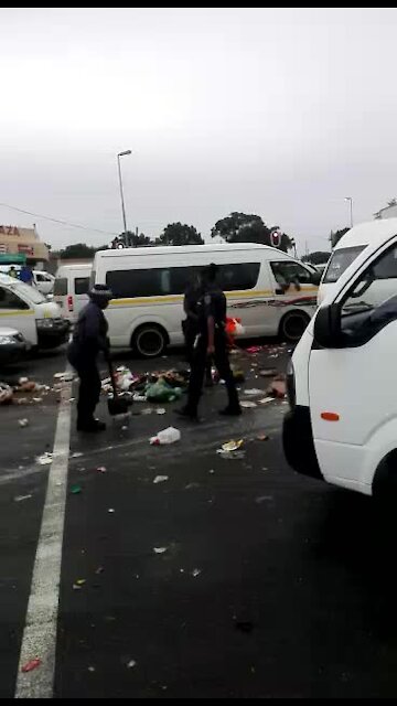 WATCH: Metro Police sweep away refuse in uMlazi following protest (KTx)