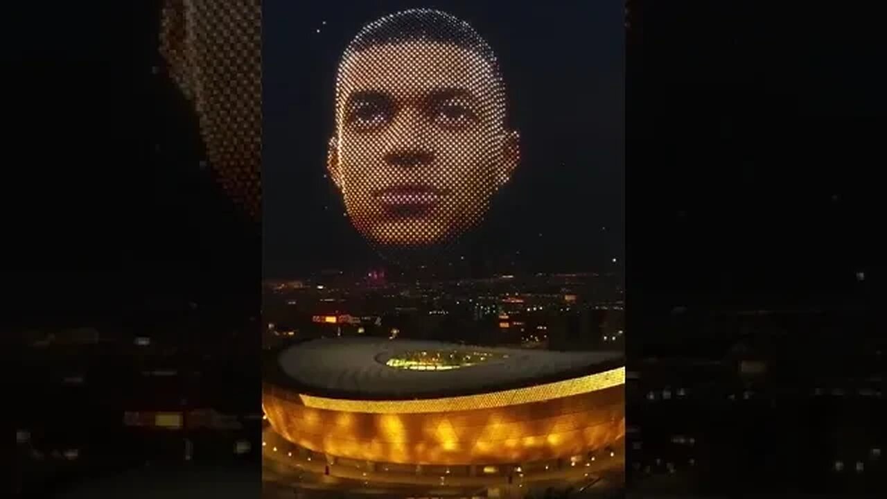 Шоу дронов на ЧМ-2022