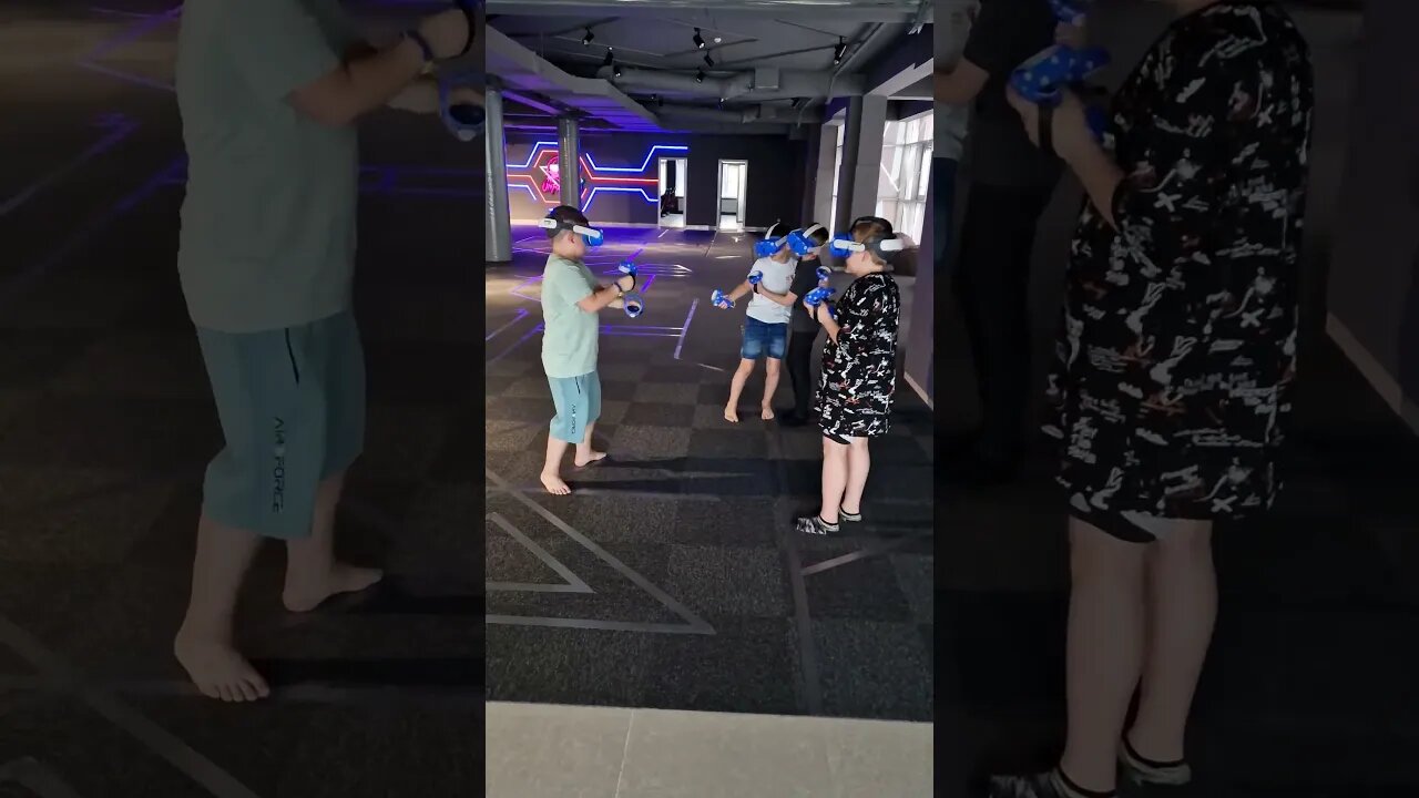 tiktok:unreal.md 🎮👾🕹️ #vr #vrclub #virtualreality #unrealvr #moldova #chisinau #vrarena 🖤 @unrealmd
