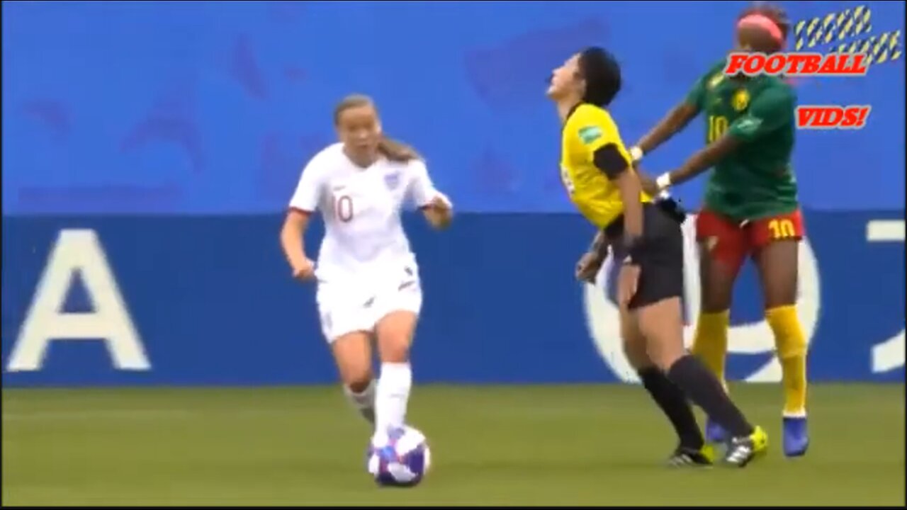 Funny Football WOMEN MOMENTS!