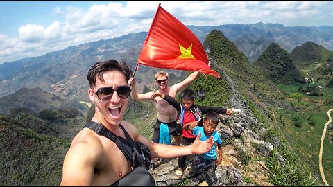 Death Cliff hiking and Peace pipe Smoking with Locals. Ha Giang ep.4