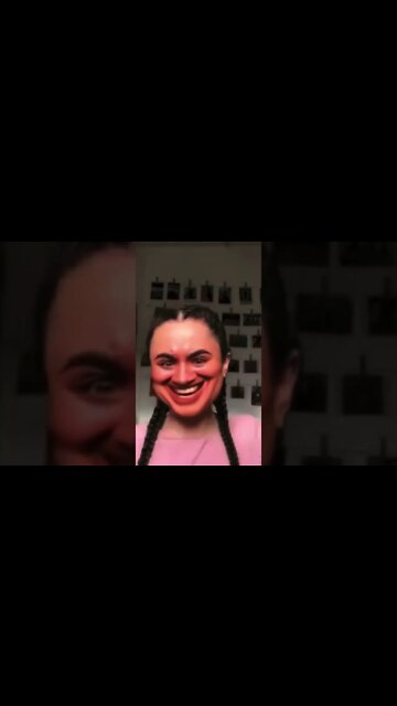 Girl looks like a Thwomp (Smiling version) #shorts