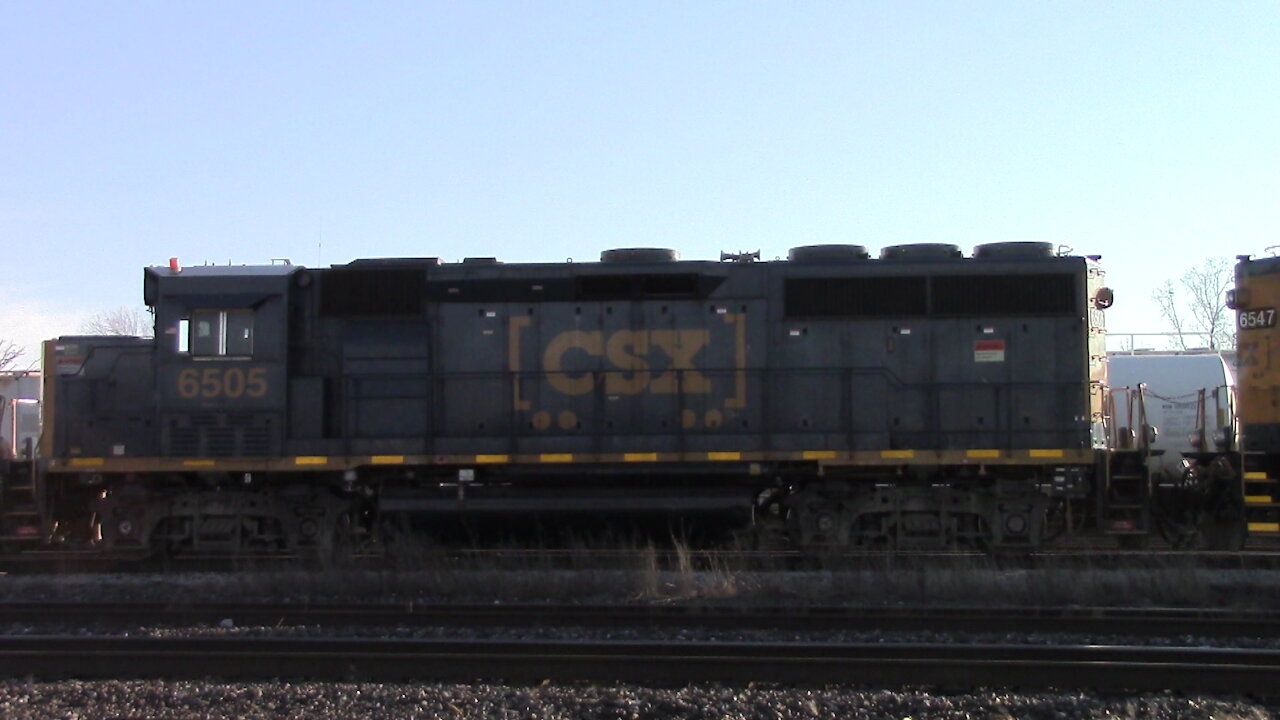 CSX 6505 & CSX 6547 Locomotives Tanker Train In Sarnia Ontario