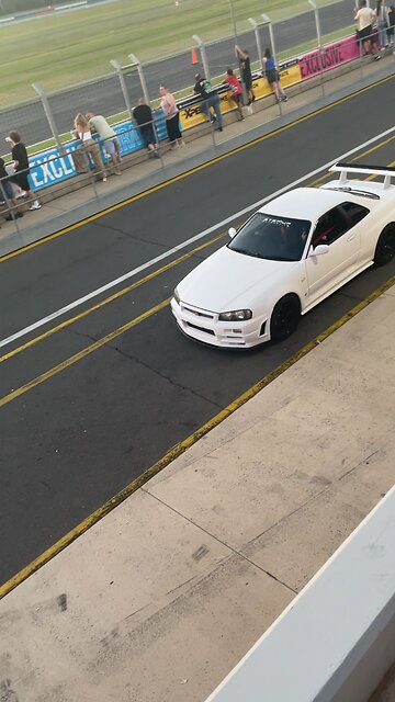 R34 GTR sounds like a Beast