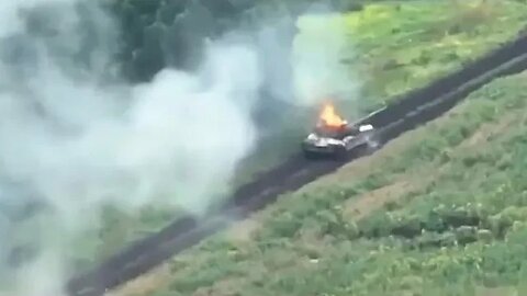 Russian Tank Shot Down:Watch the Epic Escape!