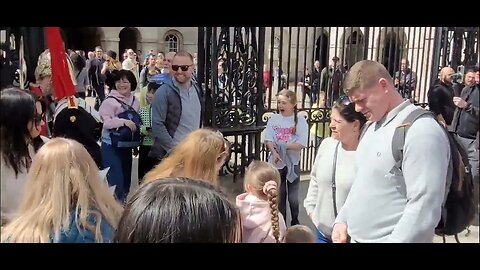 Easter Friday make way #horseguardsparade