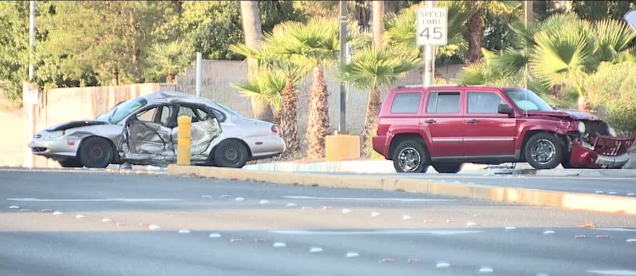 2 injured in early morning crash near Pecos, Russell