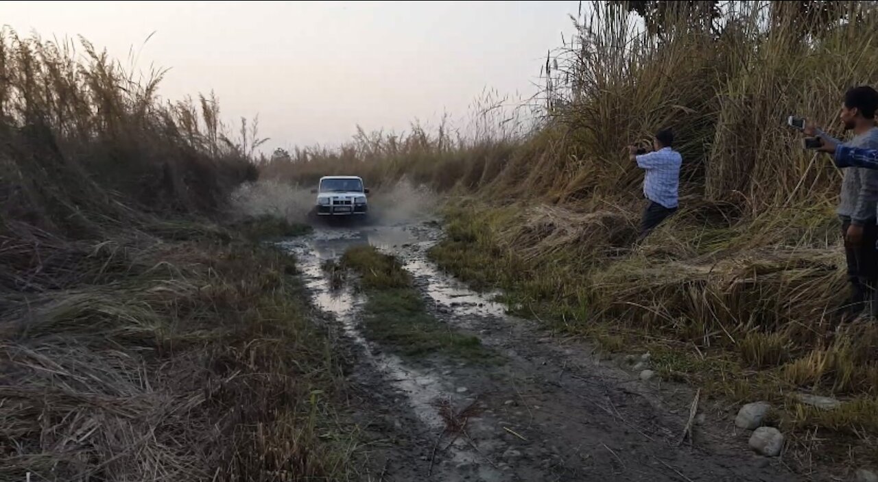 Dangerous driving in hill side || AcMamta