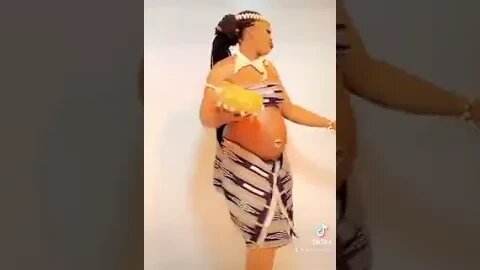 Aya Robert 🤰quand baoulé prend le pouvoir de mama 😜🤱💙✌🏼peuvent qui les mettent mal à l'aise Si c