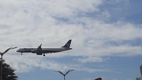 Embraer 195 PR-AUF en approche finale avant d'atterrir à Manaus depuis Tefé