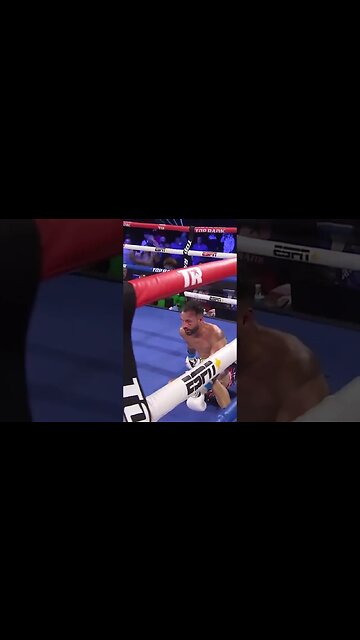 Emanuel Navarrete stopped Christopher Diaz in the final seconds to retain his Featherweight title 🏆