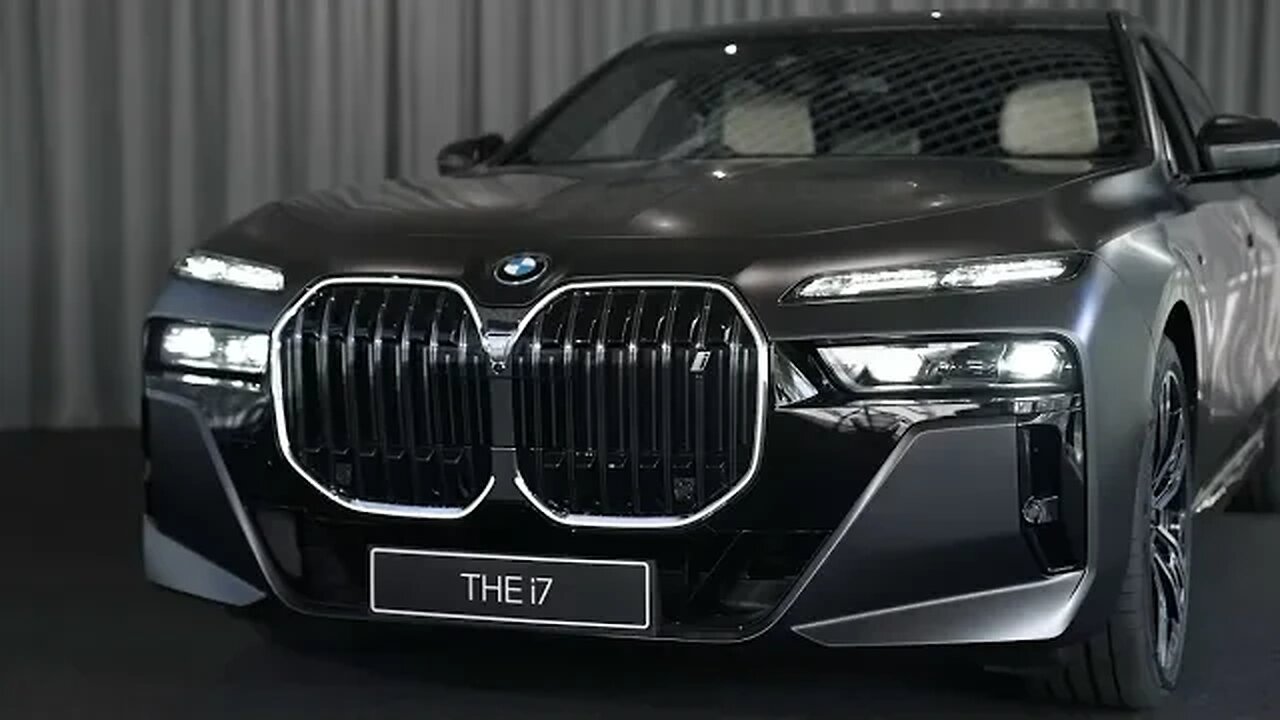 Pure Luxury - 2023 BMW 7 Series - Interior and Exterior