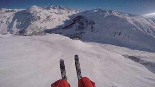 Speed-riding sulle montagne della Val-d'Isère, Francia