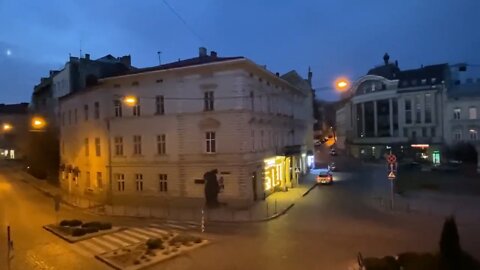 Air Raid siren for second straight morning in #Lviv, Ukraine. Sanction Russian Oil!