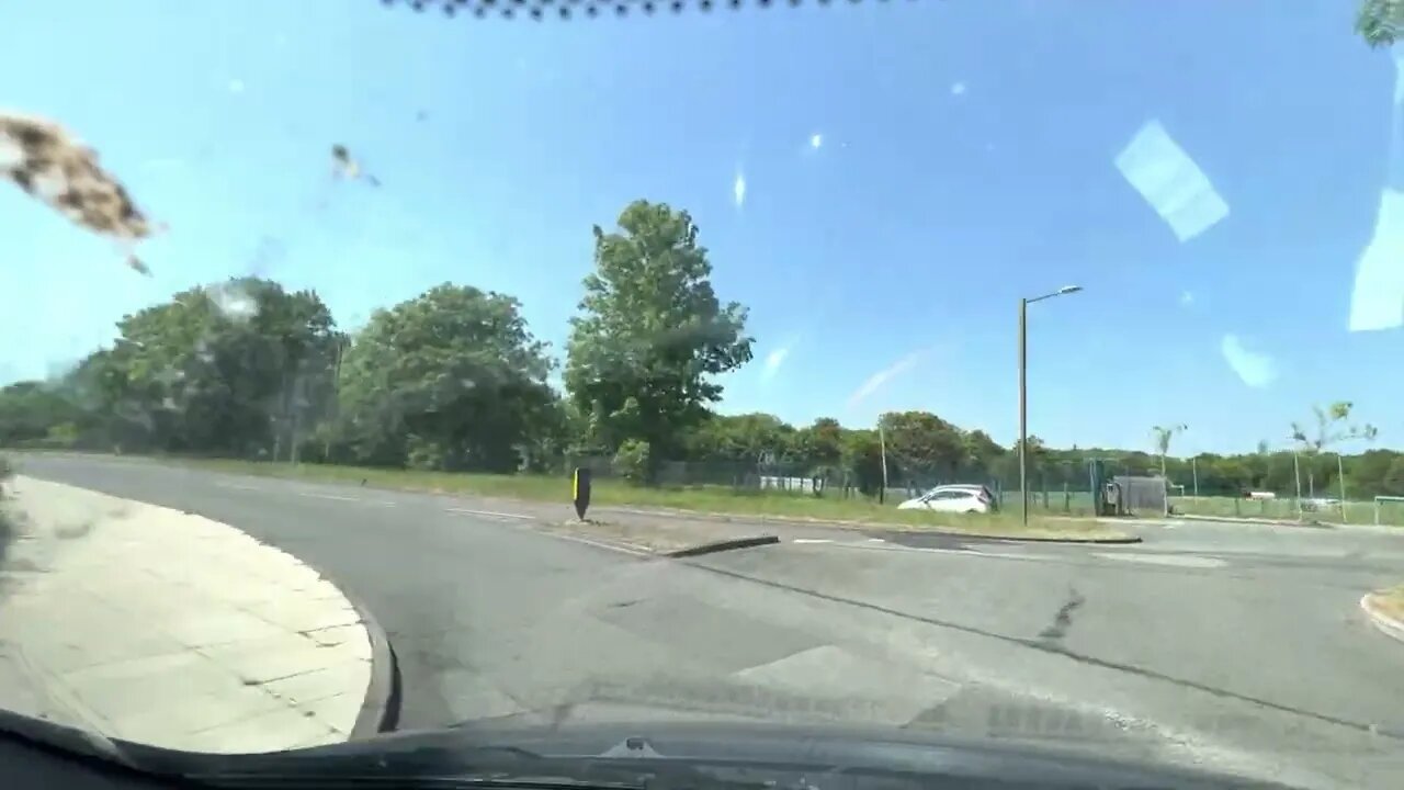 i drove to sainsbury's for my sister channel i did not clean my windscreen #asmr #car #relaxing #hdr