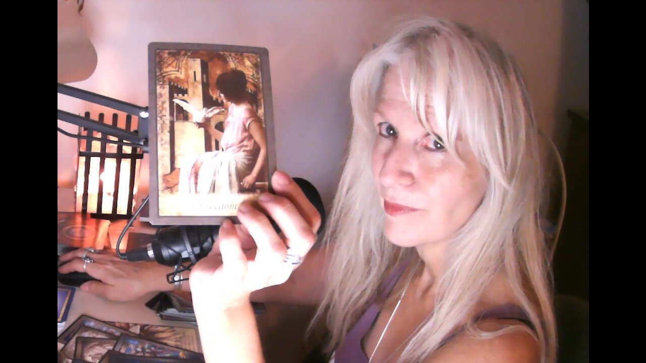 Tarot Pisces - August 2021 - New Exciting You