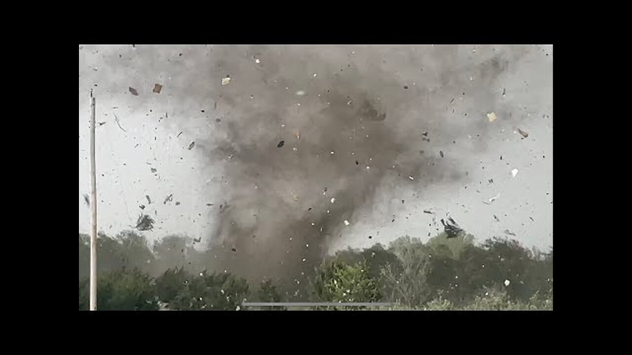 THE MOST INSANE TORNADO VIDEO ever captured in Westmoreland, Kansas