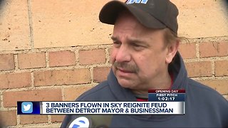 3 banners flown in sky reignite feud between Detroit mayor & businessman