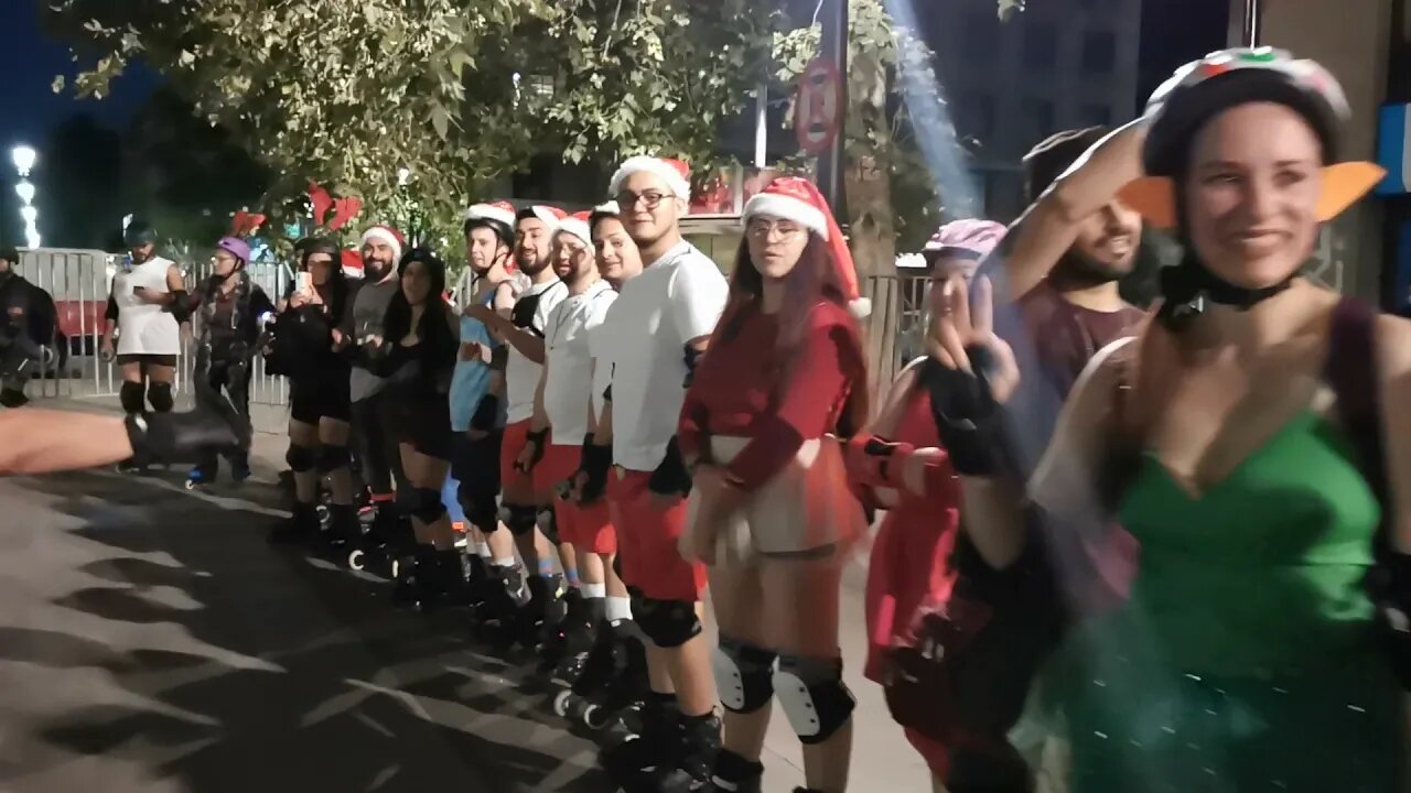 Patinando ⛸💨🌟Ruta Navideña 2021🌟Circulo Final Con Todos 📍 Paseo Bulnes 🌎 Santiago Chile 📅 18.12.2021