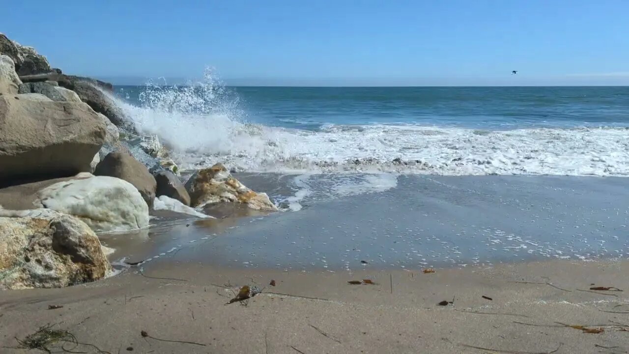 Relax at the end of the sand.