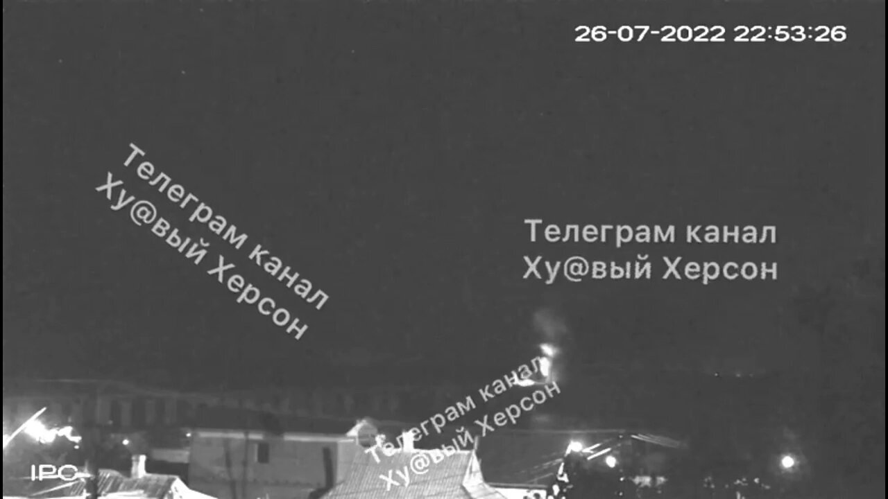 Ukrainian forces put some holes in the Kherson bridge with HIMARS